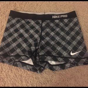 Adult large 2.5 in Nike pros