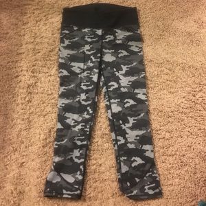 Fabletics camo crops, XS