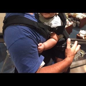 Infantino flip front to back carrier black used