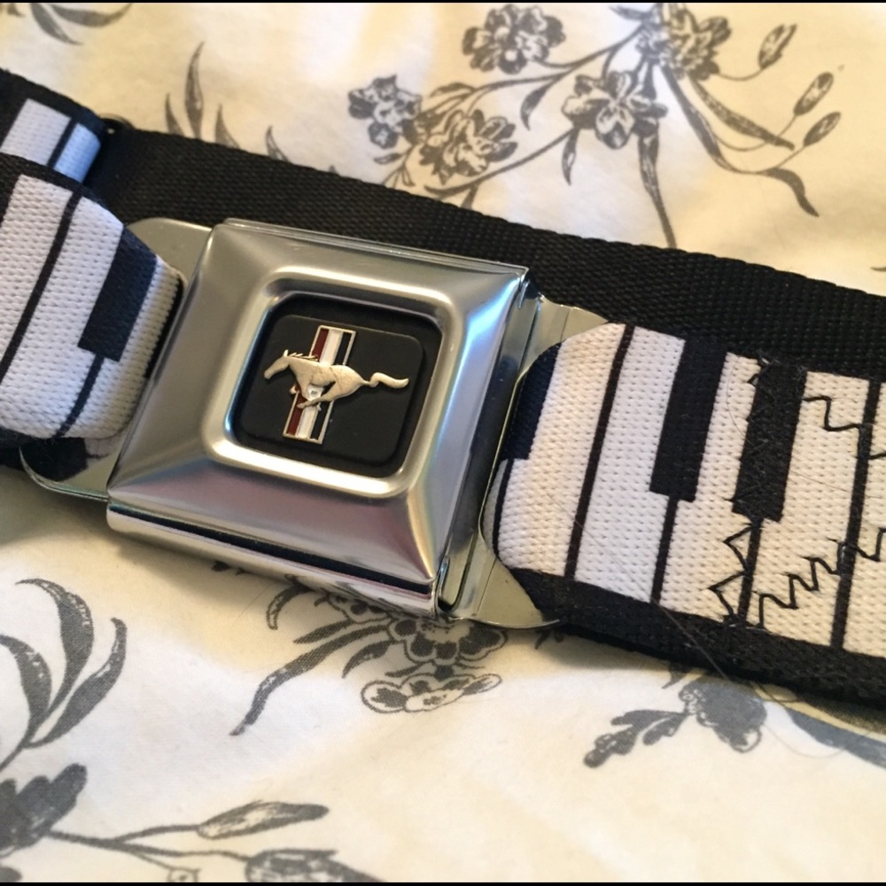 🐎 Buckle-Down Ford Mustang Buckle Belt 🎹