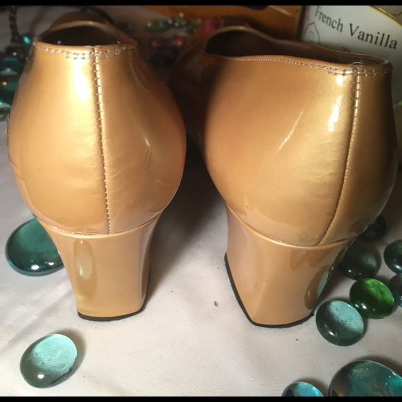 Stuart Weitzman Shoes - Picture 3 of 7