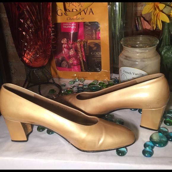 Stuart Weitzman Shoes - Picture 4 of 7