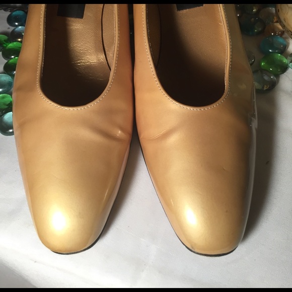 Stuart Weitzman Shoes - Picture 6 of 7