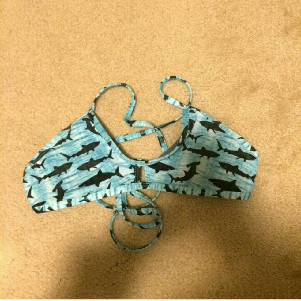ISO  JOLYN SHARK CITY VENT TOP
