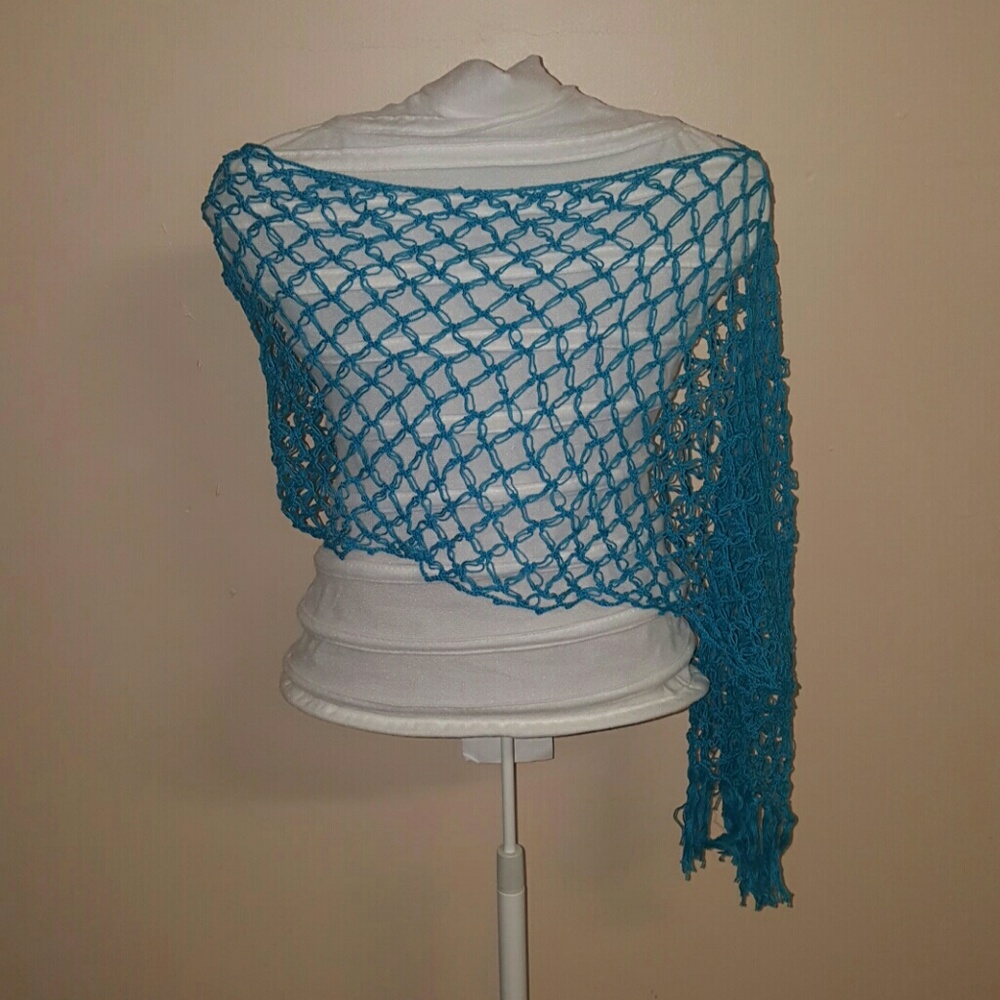 Net off shoulder scarf