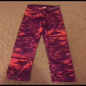 NWOT Size large purple and coral nike pro capris