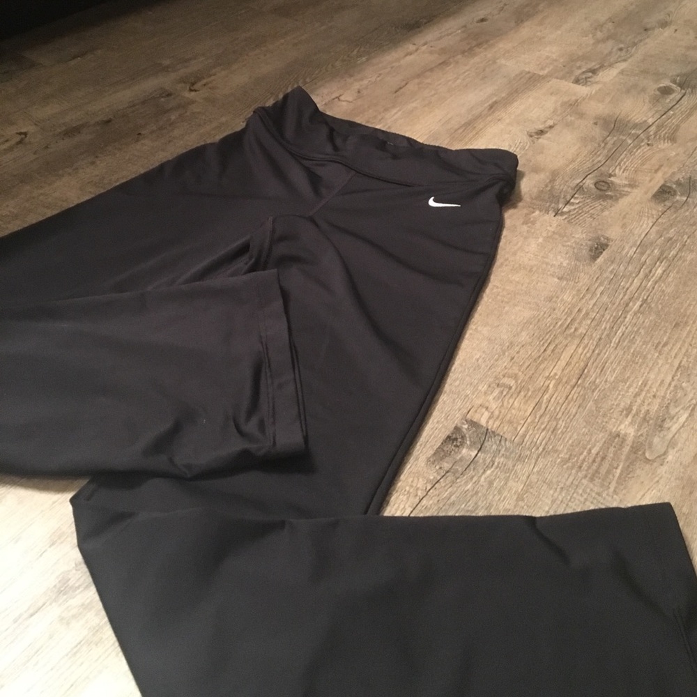 Nike Bootcut Legging-XS