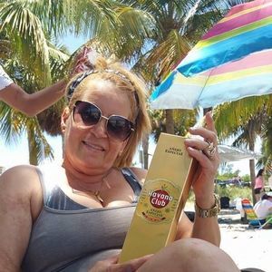 Meet your Posher, Caridad