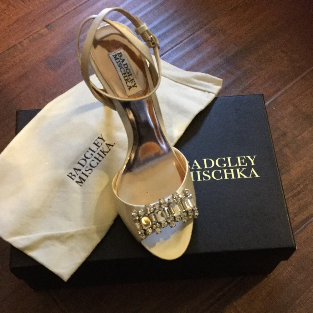 NIB Badgley Mischka heels!!! AHHHH!😍❤️💍