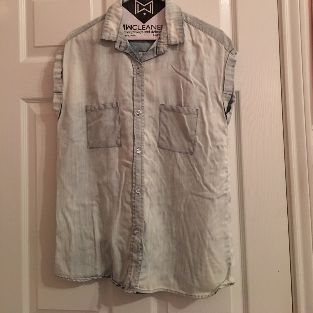 Signature8 sleeveless top