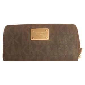 Michael Kors Monogram wallet