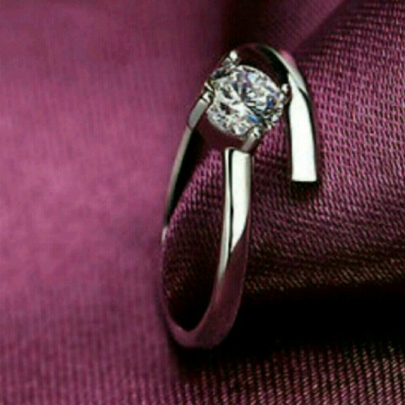 Sterling Silver CZ Gem Midi Knuckle Ring NWT New - Picture 2 of 5