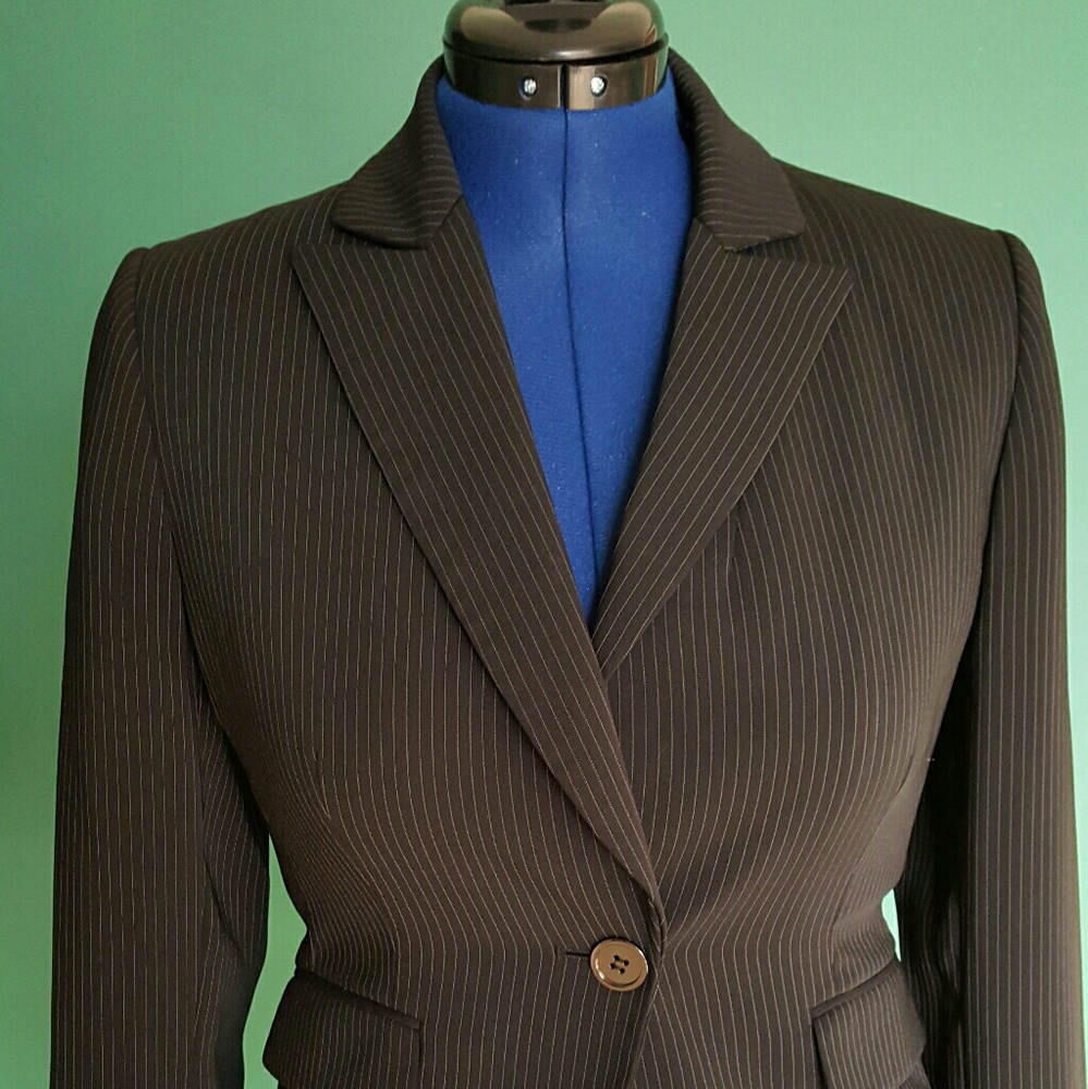 Gorgeous pinstriped blazer