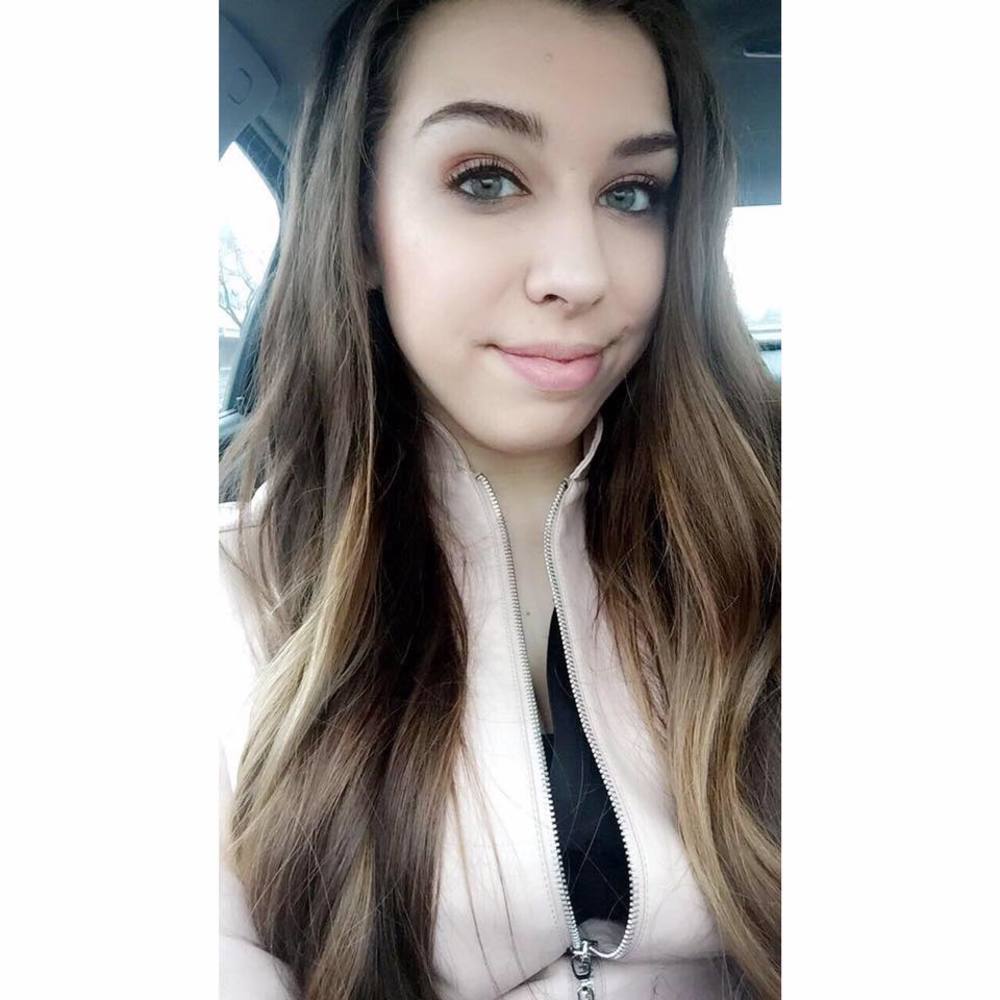Meet your Posher, Alexis