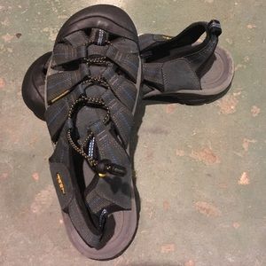 Keen water and land shoes, barely worn