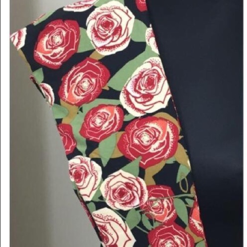 Lularoe NWOT OS beautiful roses new leggings
