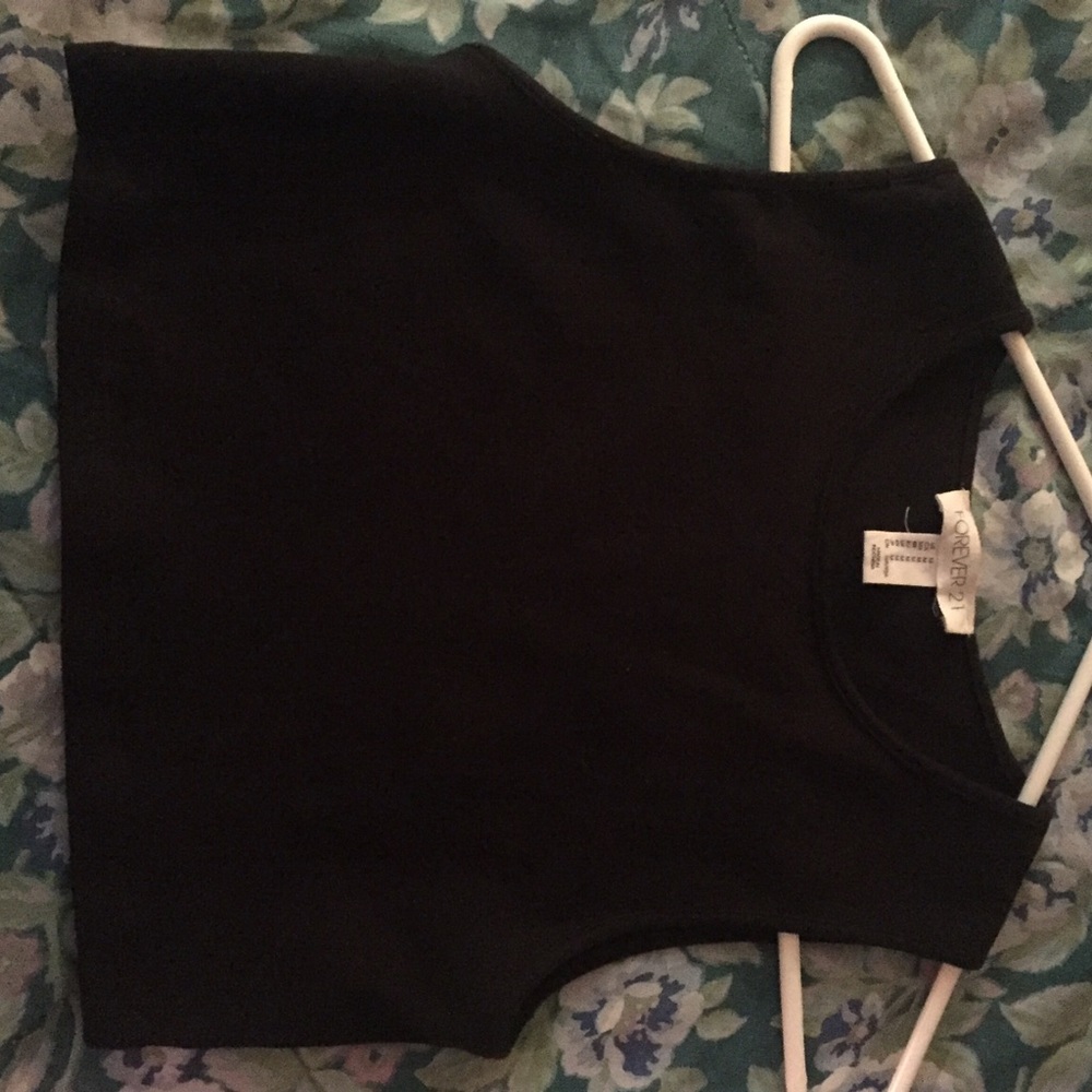Forever 21 black crop top
