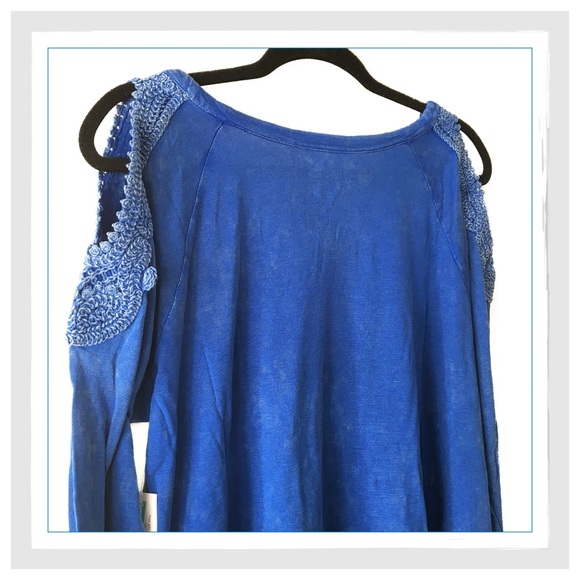 {Plus} Exquisite Embroidered Cold Shoulder Tee - Picture 1 of 6