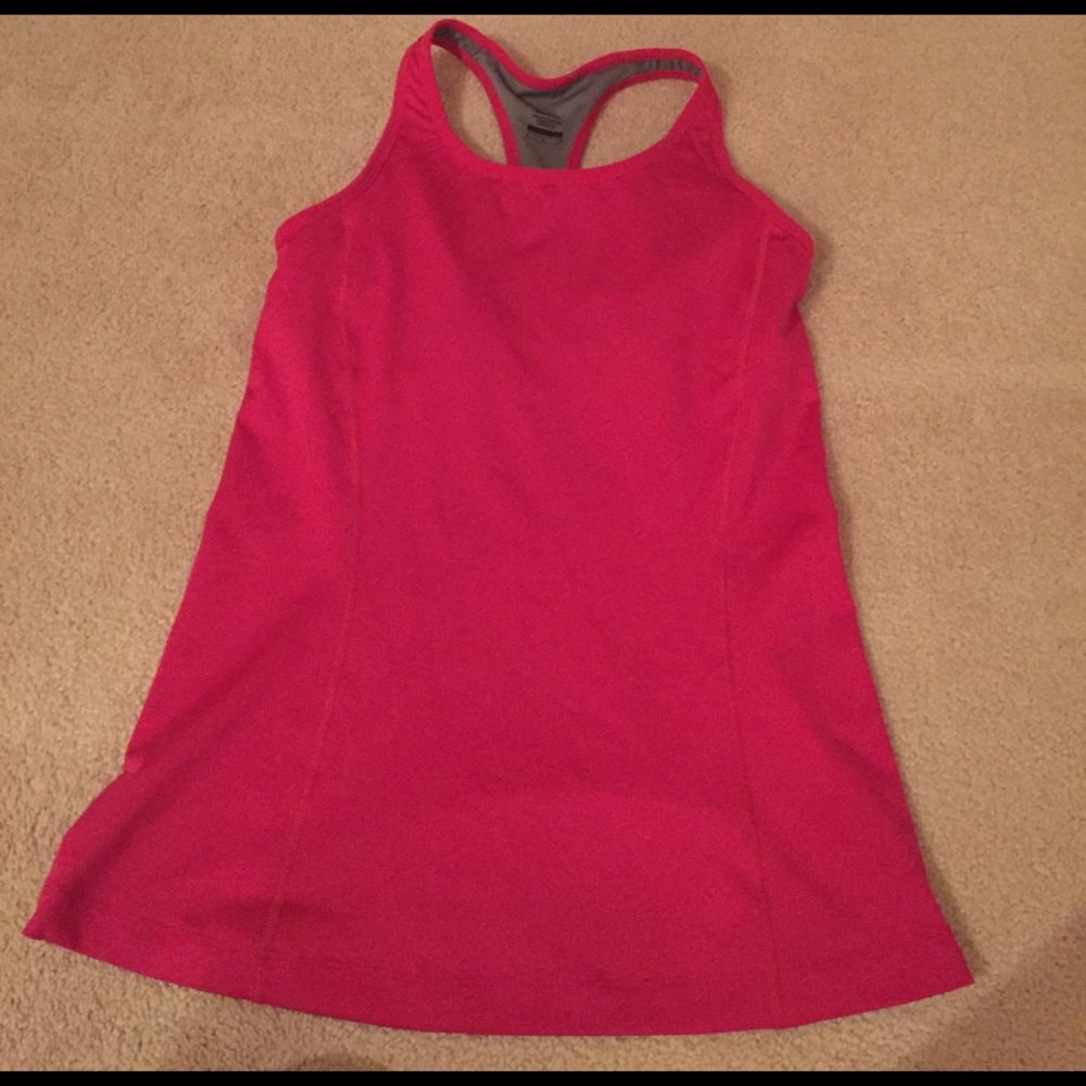 Nike dri-fit top