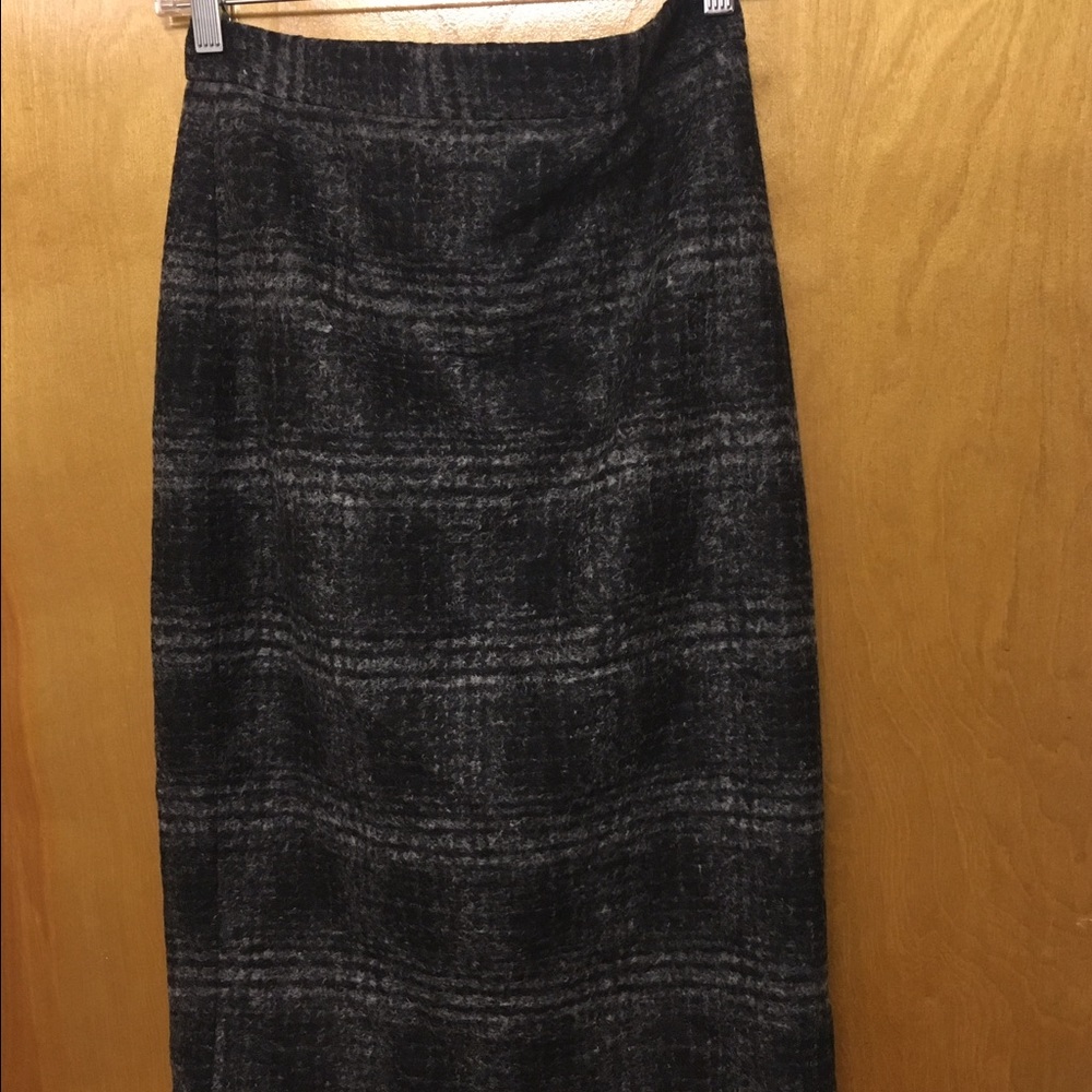 Wool knee length skirt
