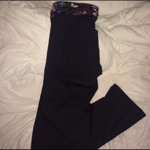 Lululemon black cropped leggings size 8