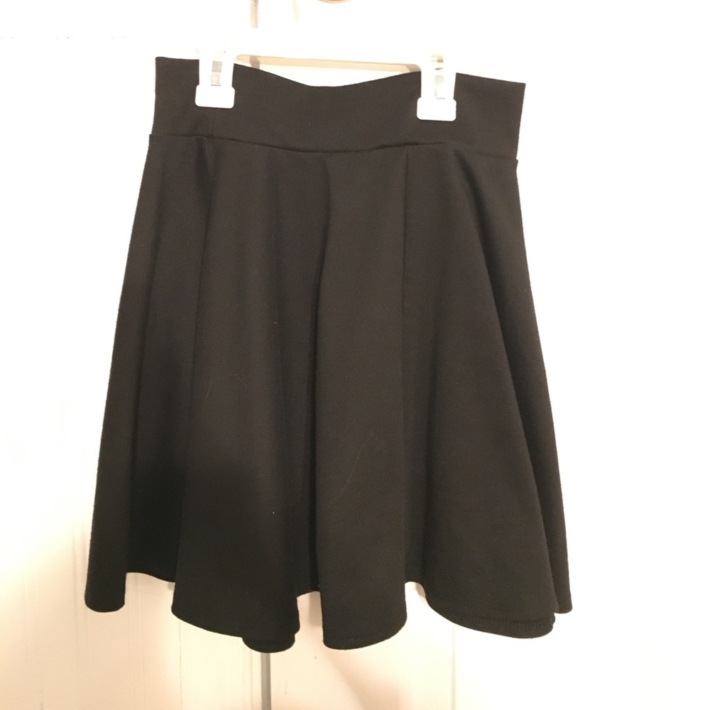 CUTE BLACK SKATER SKIRT