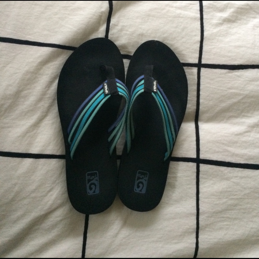 Teva aqua flip flops