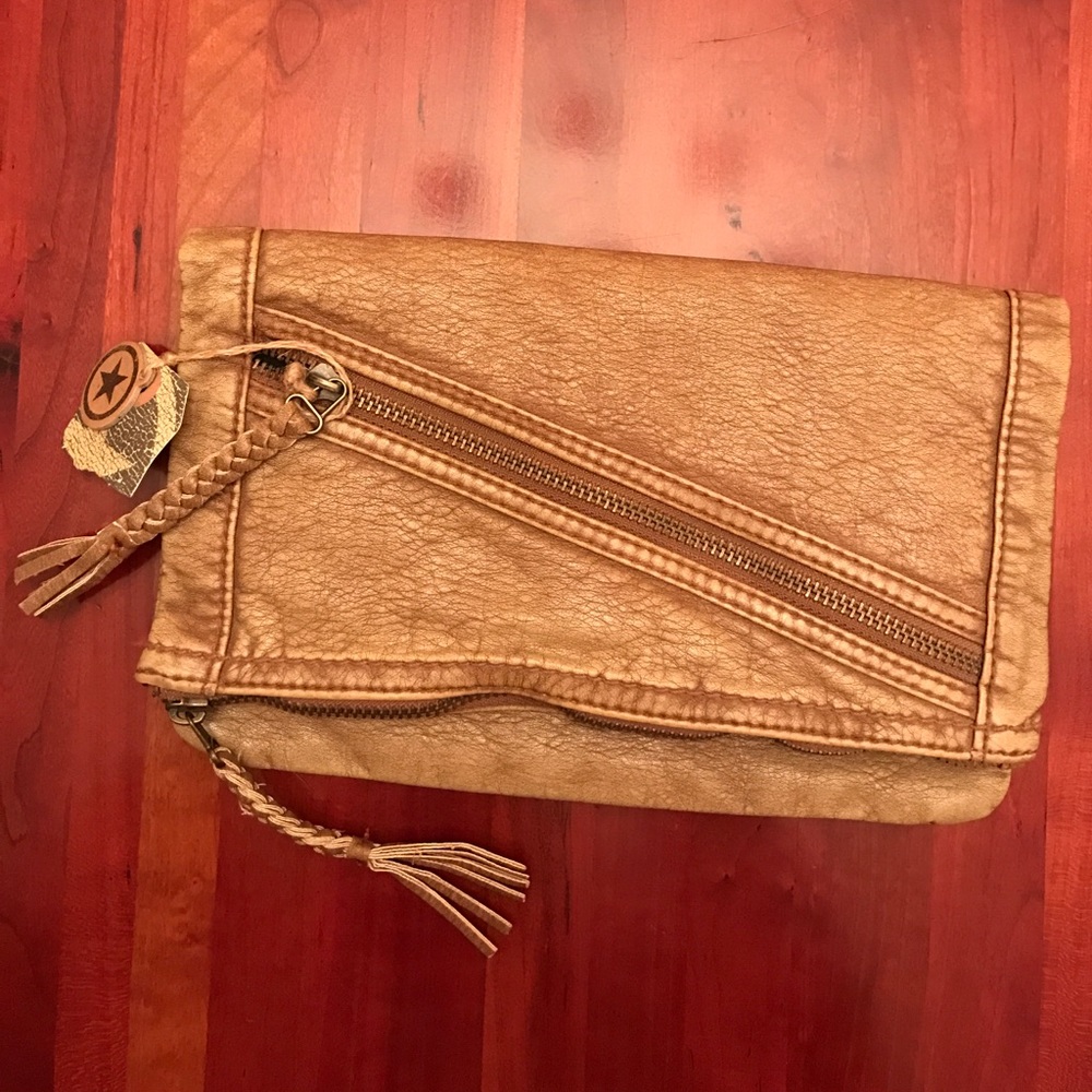 Cute boho clutch!