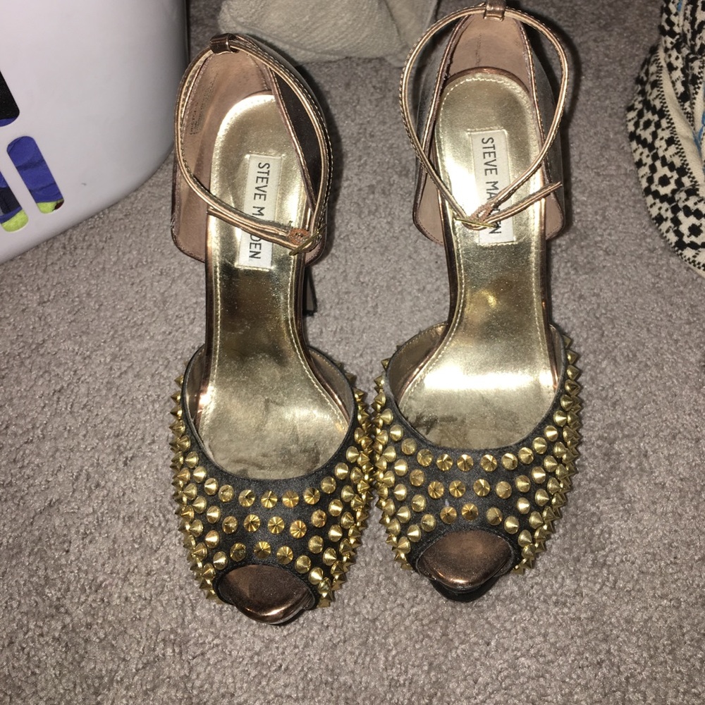 Steve Madden heel