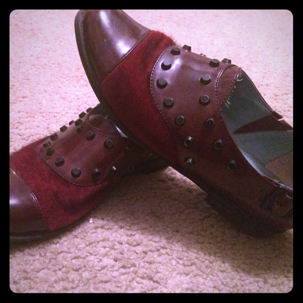 Casual dressy Oxford shoe