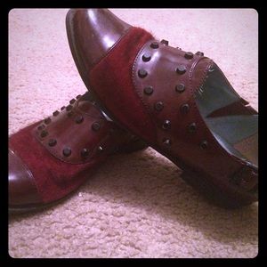 Casual dressy Oxford shoe