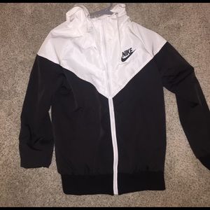 small nike zip up rain jacket