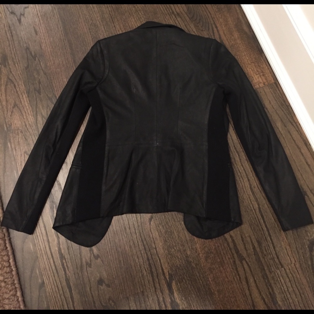Blazer - Picture 2 of 2