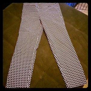 Patterned capri pants