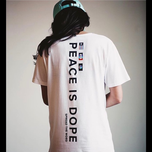 ⭐️⭐️⭐️⭐️⭐️ Last 1! PEACE IS DOPE scoop tee 🆕 - Picture 7 of 8