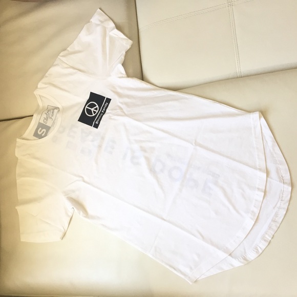 ⭐️⭐️⭐️⭐️⭐️ Last 1! PEACE IS DOPE scoop tee 🆕 - Picture 4 of 8