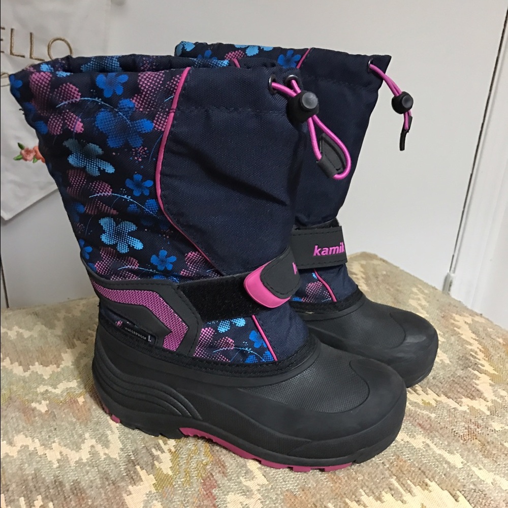 Girls Kamik snow boots