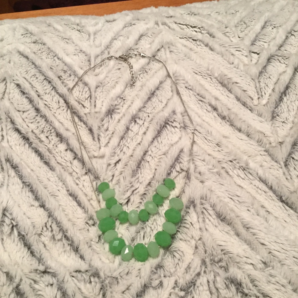 Green beaded fashion necklace