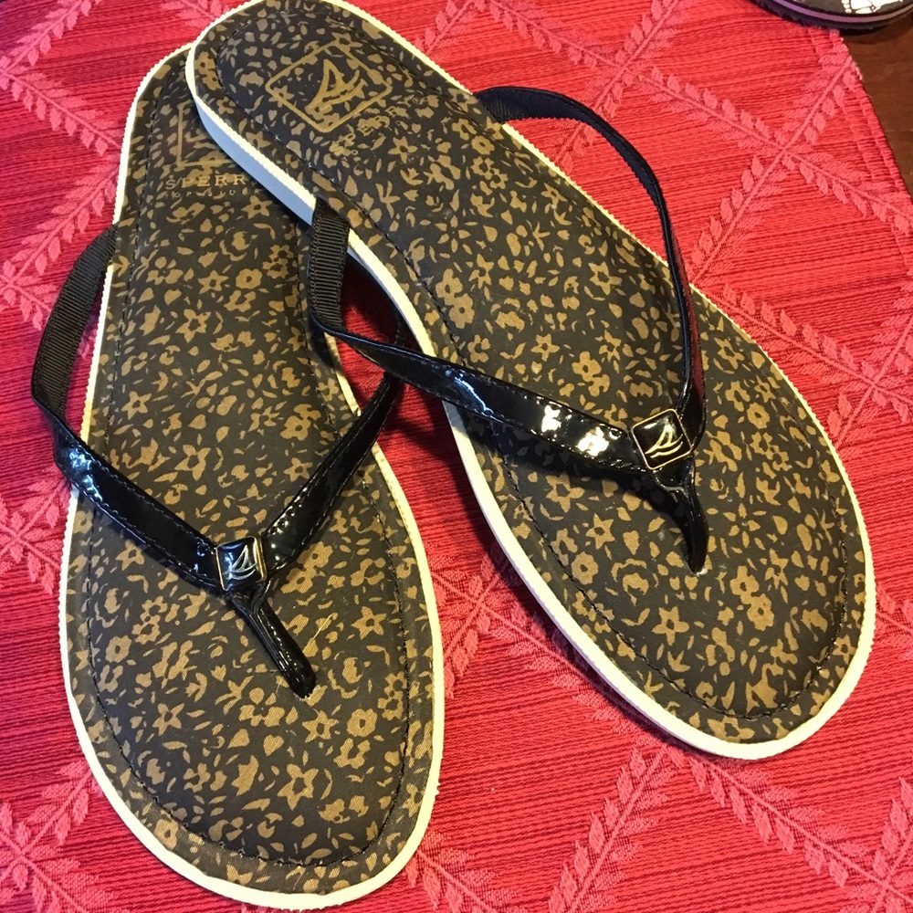 Sperry flip flops