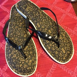 Sperry flip flops