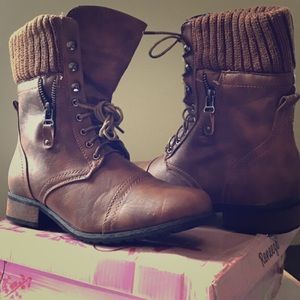 Reneeze Size 8 boots. New!