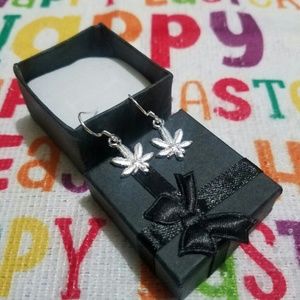 925 STERLING SILVER LEAF EARING WITH GIFT BOX