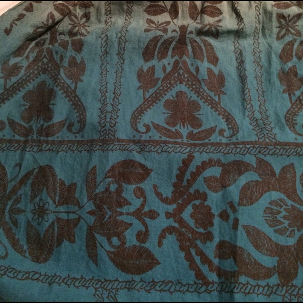 Unique Pattern Skirt - Picture 3 of 4