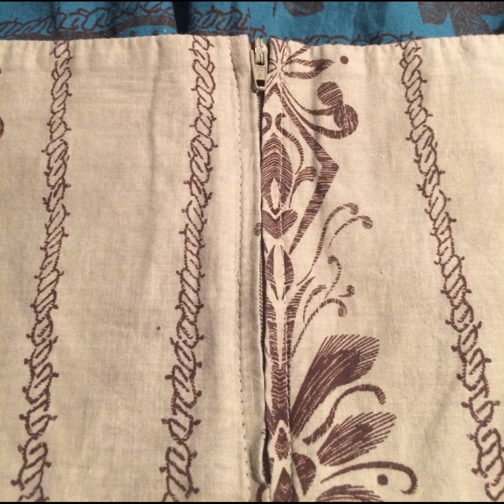 Unique Pattern Skirt - Picture 4 of 4