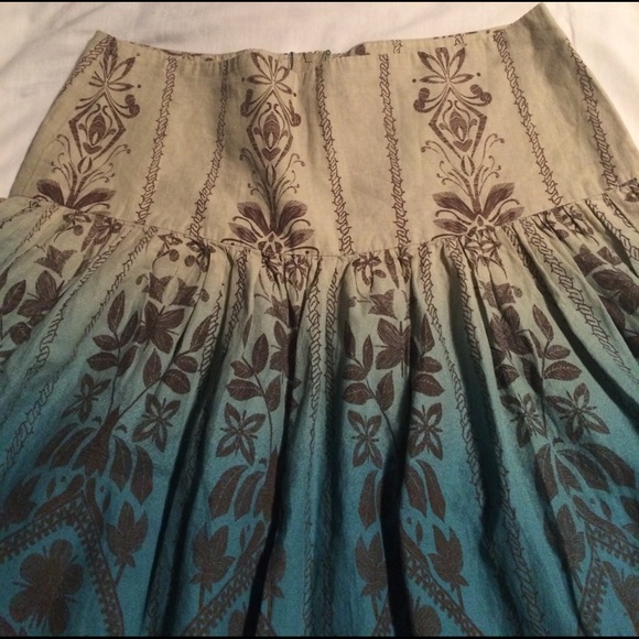 Unique Pattern Skirt - Picture 2 of 4