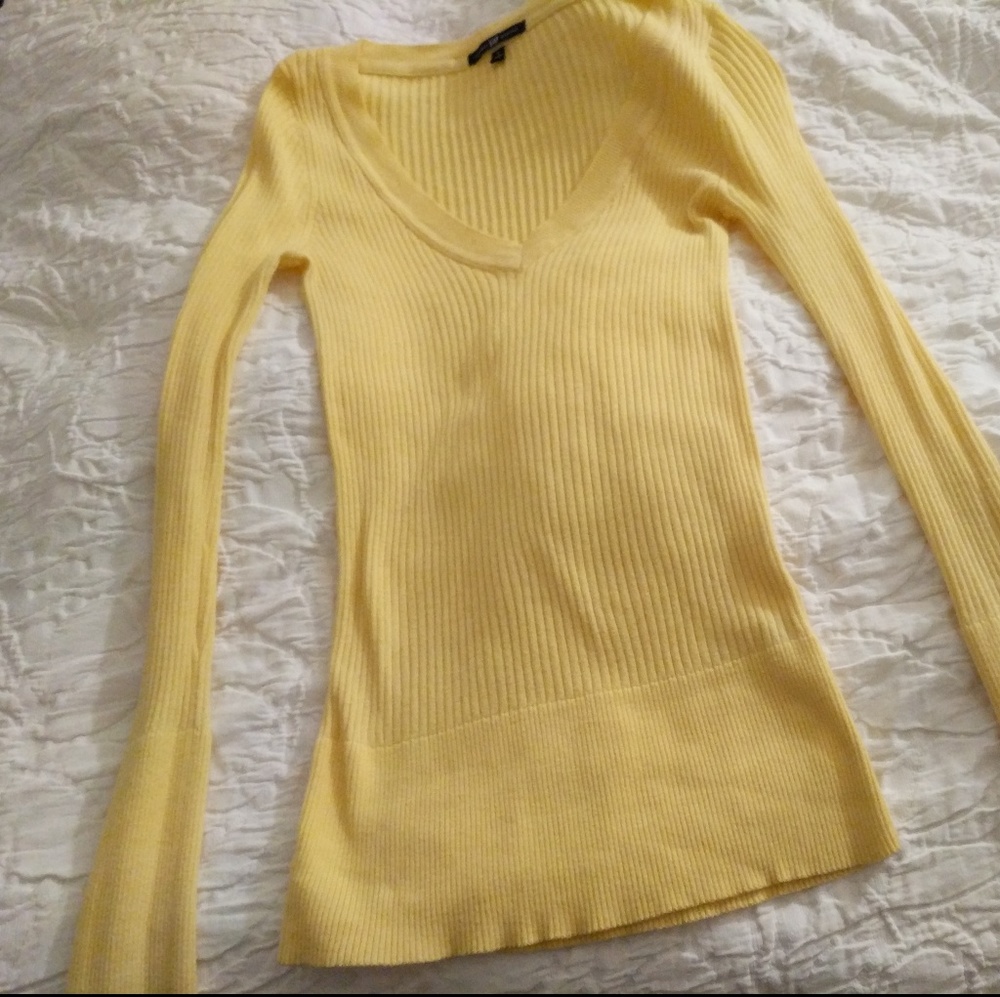 Gap sweater