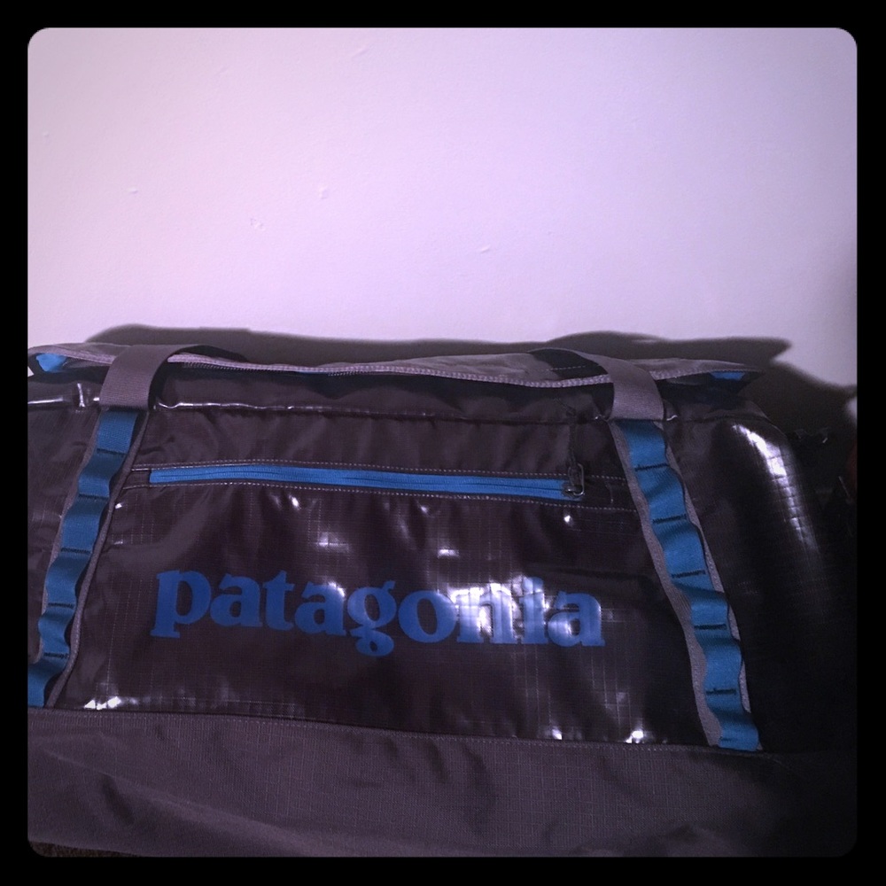 Patagonia black hole duffel 90L