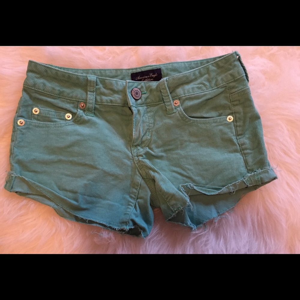 Womens American Eagle shorts.