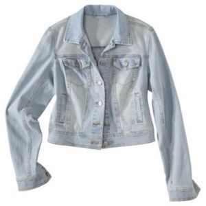 H&M LIGHT WASH JEAN JACKET NEVER WORN