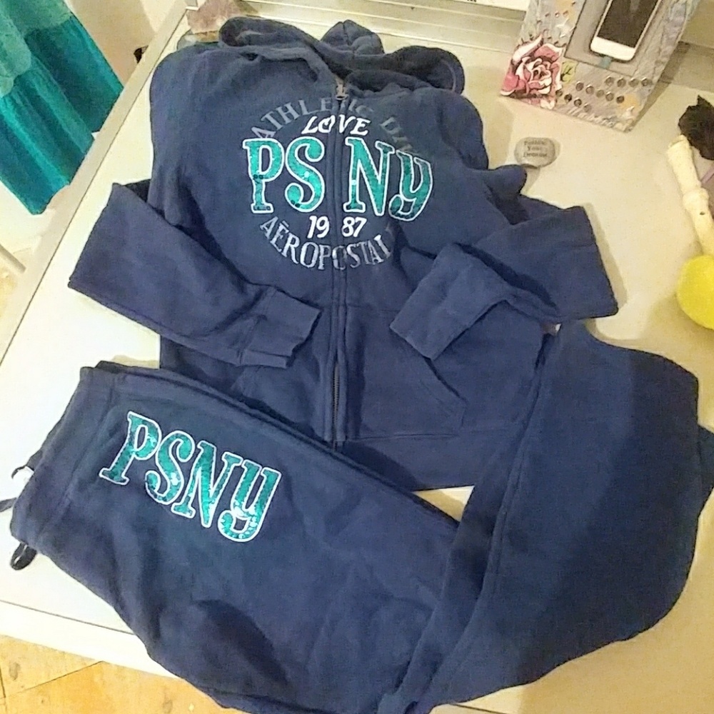 Aero zize girls 12/14 Zip hoodie and sweatpants